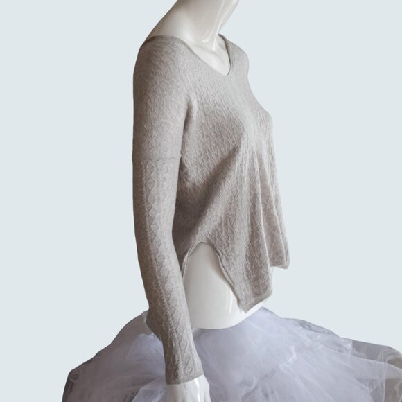 COPY - Babaton with linen grey vneck texture jumper sweater size XS - Picture 3 of 5